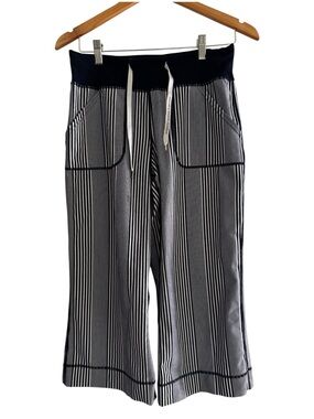 Striped Lululemon Wide Leg Crop Pants Navy White Athleisure Size 4